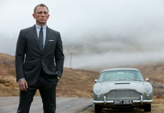 James-Bond-and-his-Aston-Martin